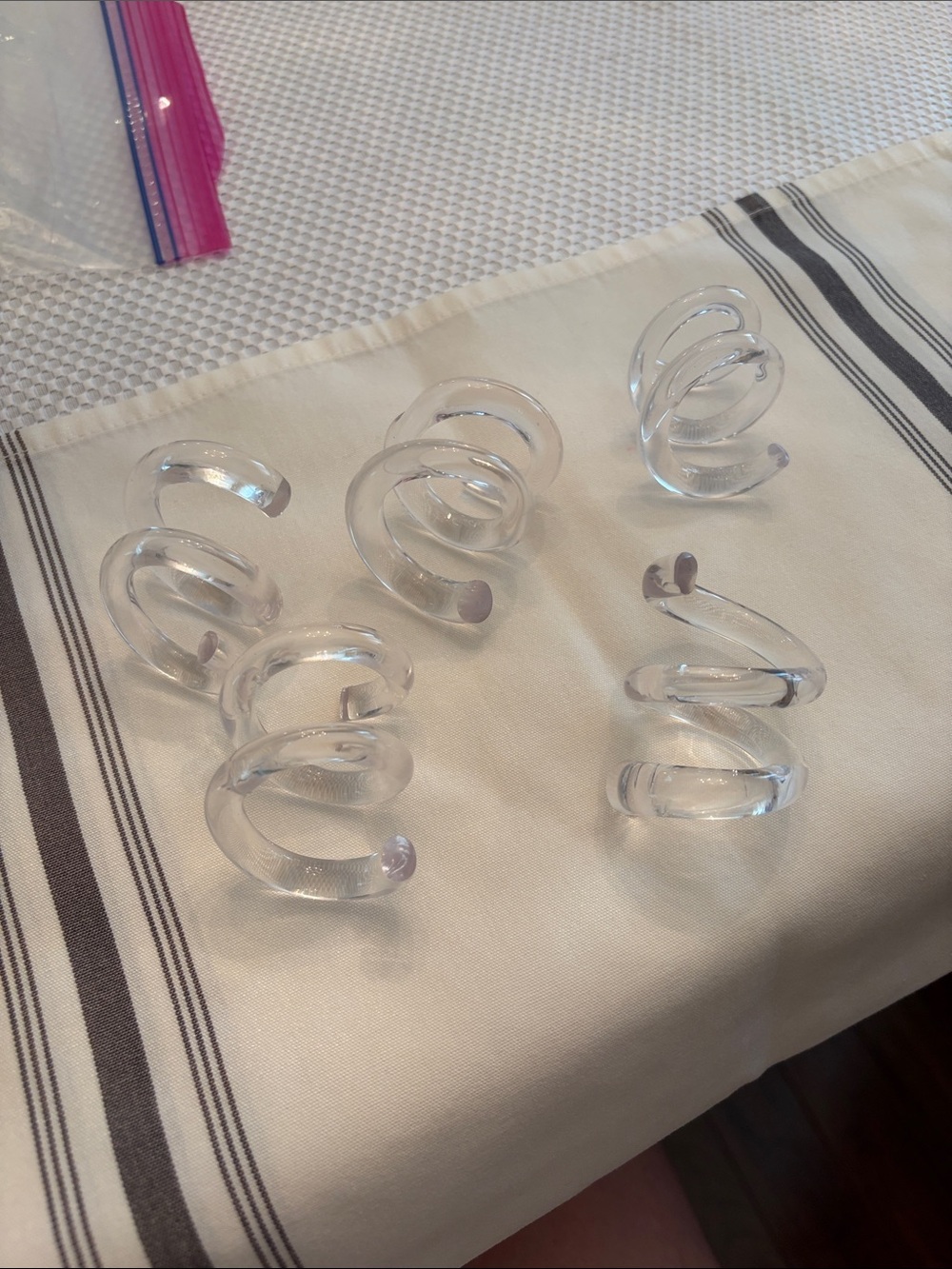 Vintage glass spiral napkin rings - Set of 5